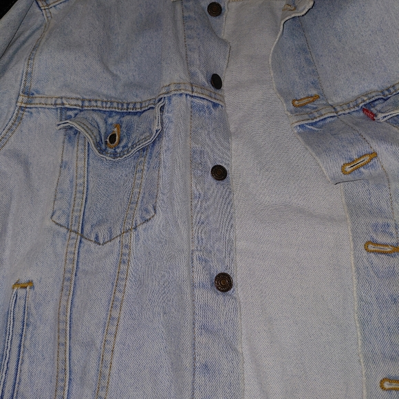 Levi's Classic Stone Washed Denim Jacket - Picture 5 of 7